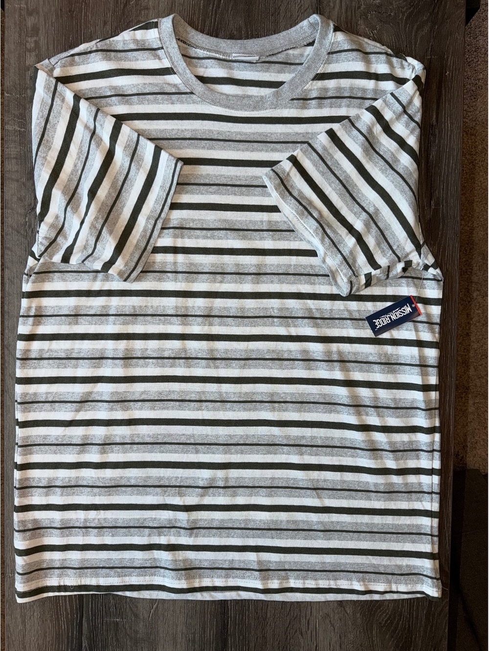 Mission Ridge Men’s Large Short Sleeve T-Shirt Striped Gray Green White NWT